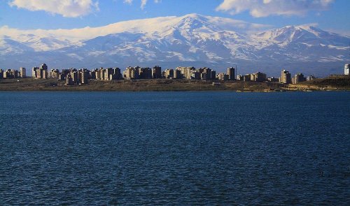 با آلوده کنندگان دریاچه شورابیل برخورد می شود