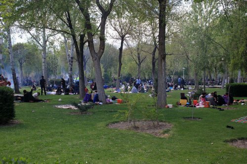 کور شدن گره مدیریت کرونا با اصرار به طبیعت‌گردی در سیزده‌به‌در